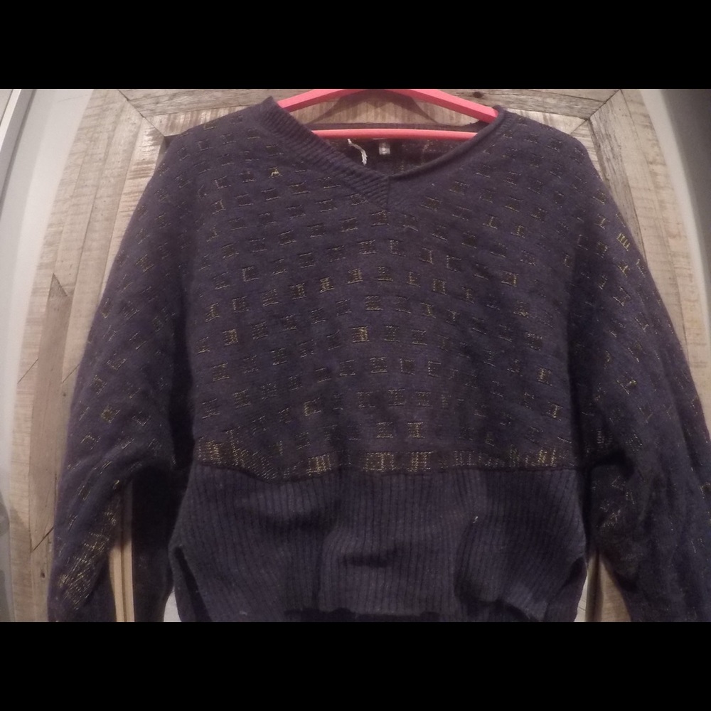 Cotton sweater size small